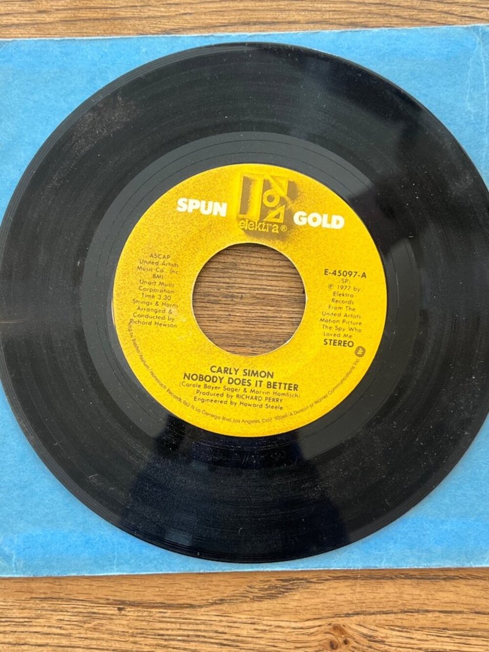 Carly Simon - "You Belong To Me" / "Nobody Does It Better" 7" 45 RPM Vinyl Elekt